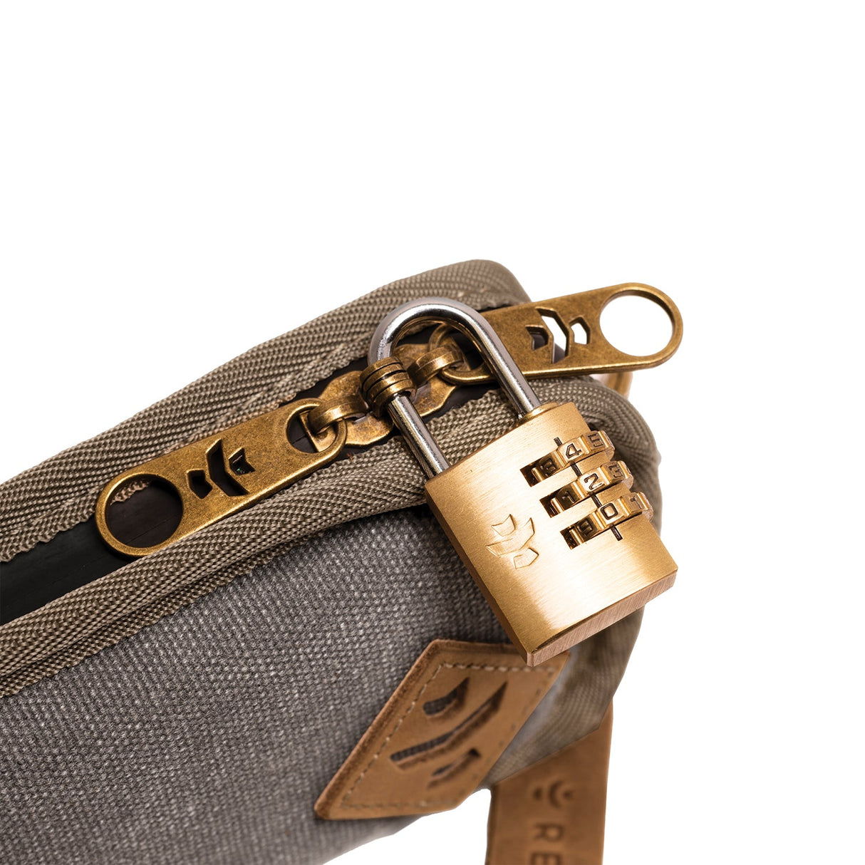 Revelry Supply The Gordito – Smell Proof, Lockable Padded Pouch for Glass Pipes